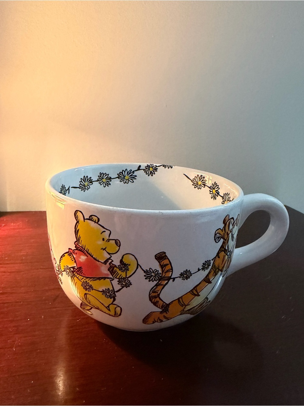 Disney Winnie the Pooh Oversized Ceramic Mug Tigger Eeyore Piglet Daisies